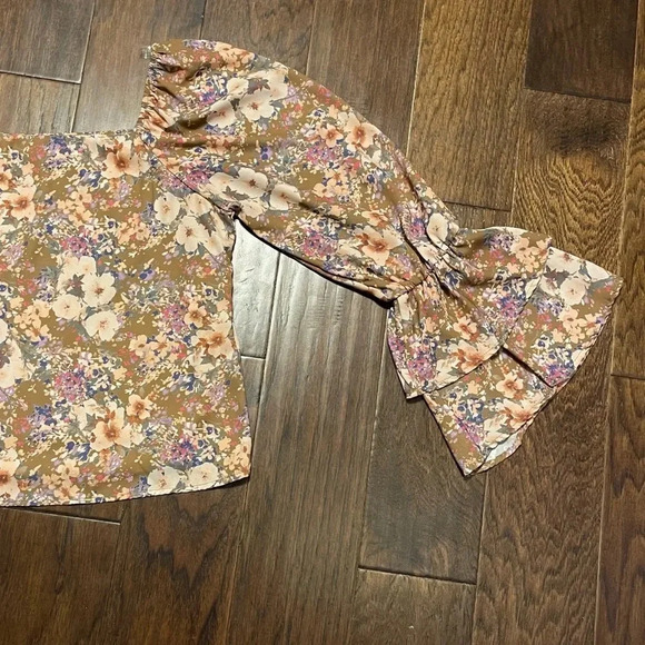 Peach Love Floral Boho Long Bell Sleeve Flowy Blouse Top - Picture 5 of 11